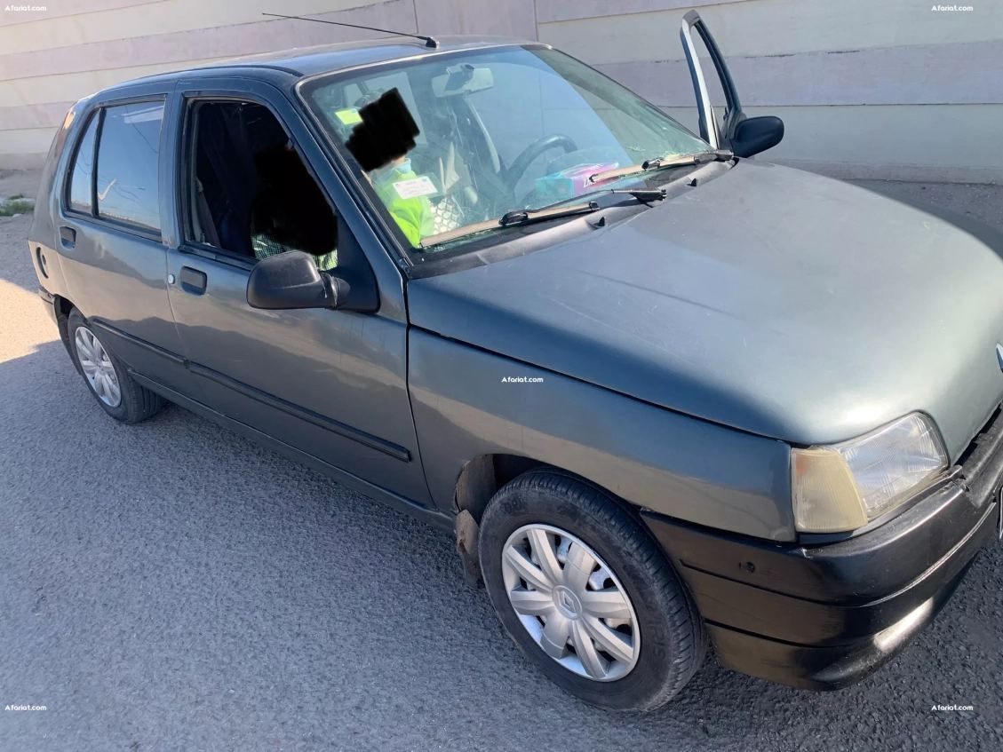 Renault Symbol 4